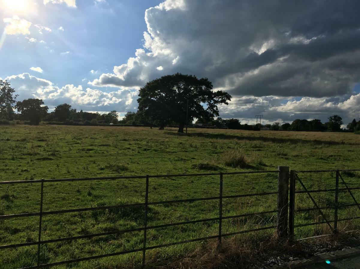 Maesbury Riverside Oswestry Exteriér fotografie